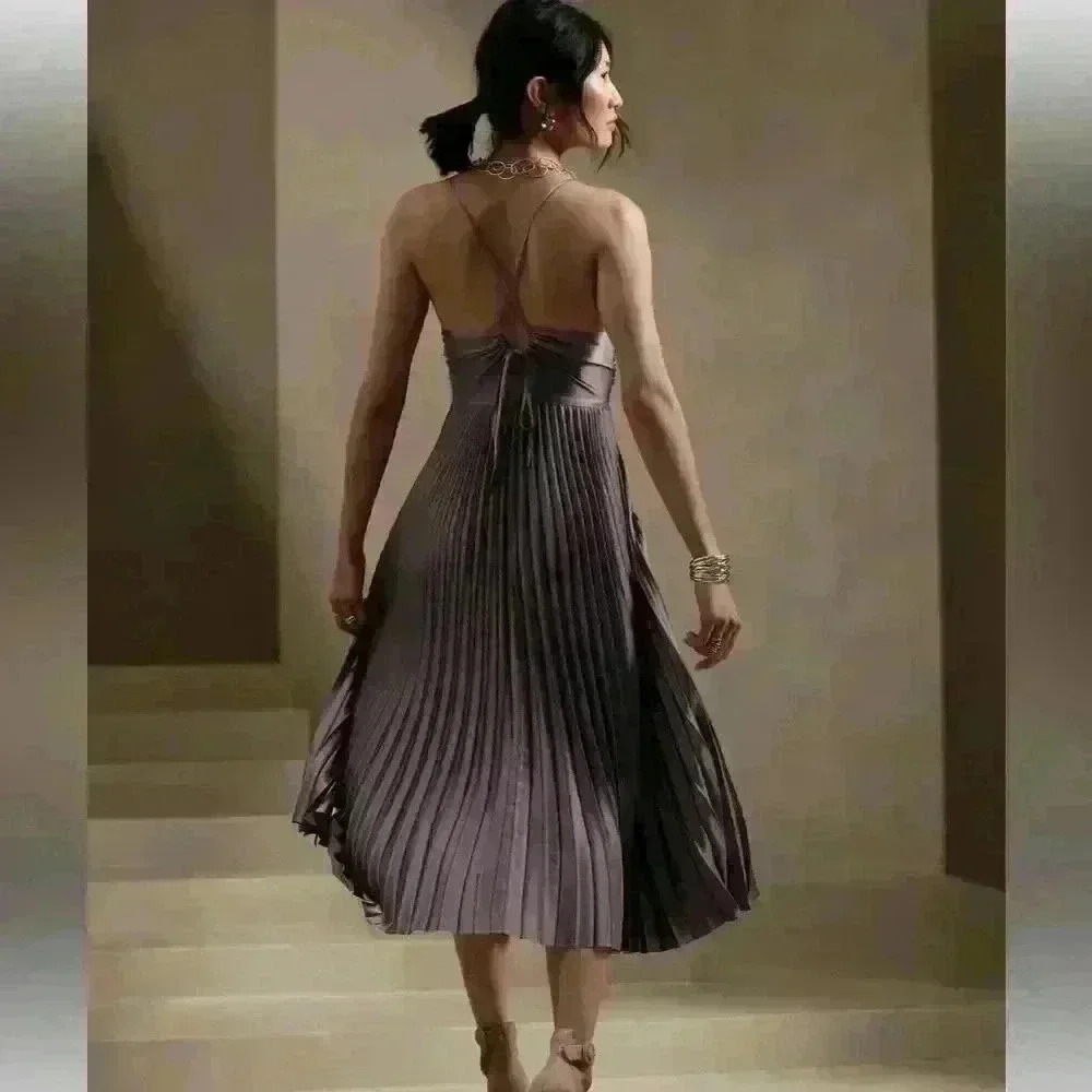 Banana Republic SOLAIRE PLEATED MIDI DRESS - Picture 5 of 7